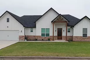 604 E 4th St, Muenster, TX 76252 - Photo 1