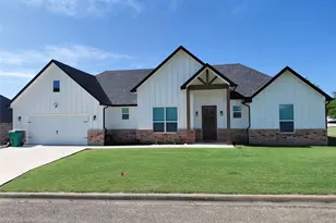 604 E 4th St, Muenster, TX 76252 - Photo 2