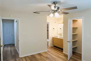 6406 Willow Springs Dr, Arlington, TX 76001 - Photo 16
