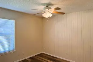 6406 Willow Springs Dr, Arlington, TX 76001 - Photo 10