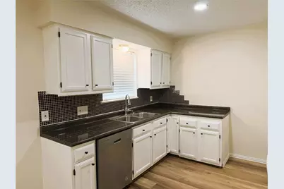 6406 Willow Springs Drive, Arlington, TX 76001 - Photo 6