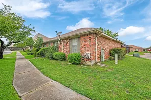 76 W Mountain Creek Dr, Grand Prairie, TX 75052 - Photo 2