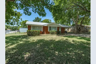 714 Decatur Street, Bowie, TX 76230 - Photo 14