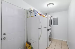 714 Decatur St, Bowie, TX 76230 - Photo 16