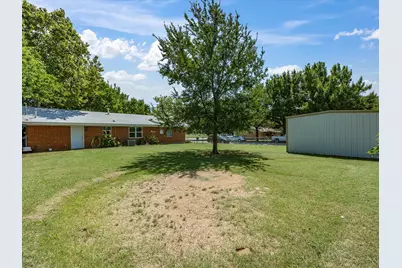 714 Decatur Street, Bowie, TX 76230 - Photo 4