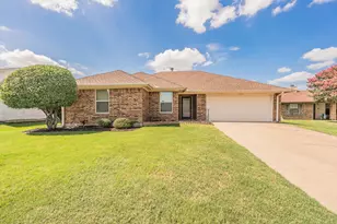 8252 Lesley Ln, Watauga, TX 76148 - Photo 1