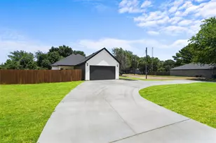 609 Luzon St, Tool, TX 75143 - Photo 6