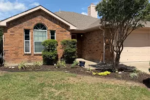 1301 Embercrest Dr, Midlothian, TX 76065 - Photo 2