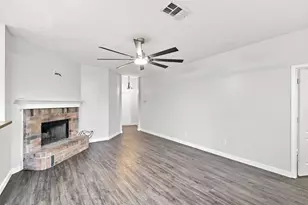 1301 Embercrest Dr, Midlothian, TX 76065 - Photo 4