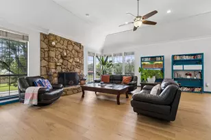 205 Balboa St, Irving, TX 75062 - Photo 6