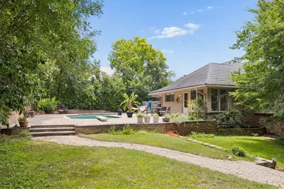 205 Balboa Street, Irving, TX 75062 - Photo 2