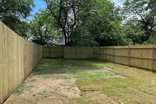 406 E Bonham St, Tom Bean, TX 75491 - Photo 28