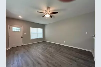 406 E Bonham Street, Tom Bean, TX 75491 - Photo 8