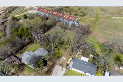 1609 N Brazos Avenue, Cleburne, TX 76031 - Photo 16