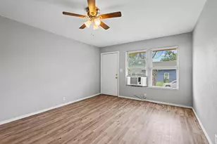 701 W Hull St, Denison, TX 75020 - Photo 6