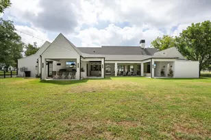 8013 W Landings Rd, Granbury, TX 76049 - Photo 6