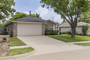 909 Anvil Creek Dr, Arlington, TX 76001 - Photo 1