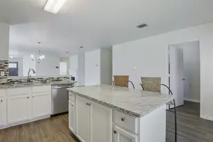 909 Anvil Creek Dr, Arlington, TX 76001 - Photo 16
