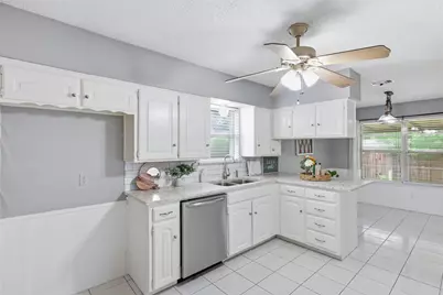 5536 Meadow Oak Street, North Richland Hills, TX 76180 - Photo 16