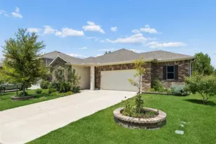 409 Stone Creek Blvd, Glenn Heights, TX 75154 - Photo 2