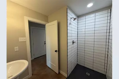 957 Woods Avenue, Fort Worth, TX 76102 - Photo 6