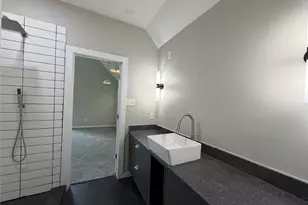 957 Woods Ave, Fort Worth, TX 76102 - Photo 18