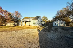 632 Peggs St, DeSoto, TX 75115 - Photo 1