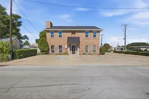 110 S Barto St, Grapevine, TX 76051 - Photo 1