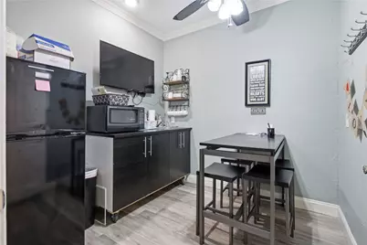 110 S Barto Street, Grapevine, TX 76051 - Photo 8