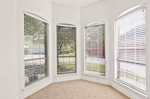 381 Arbor Ln, Euless, TX 76039 - Photo 10