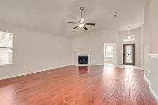 2347 Collin Dr, Grand Prairie, TX 75052 - Photo 16