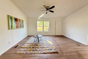 332 Water View Ln, Weatherford, TX 76085 - Photo 10