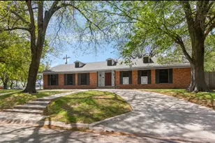 800 Western Hills Dr, Sherman, TX 75092 - Photo 1
