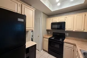 8601 Park Ln, Dallas, TX 75231 - Photo 10