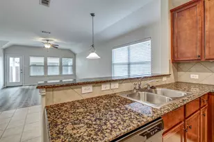 2100 Willow Creek Dr, Little Elm, TX 75068 - Photo 8