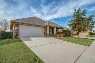 2100 Willow Creek Dr, Little Elm, TX 75068 - Photo 2