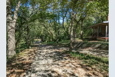 121 Little John Dr Drive, DeSoto, TX 75115 - Photo 2