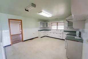 514 W Walker St, Breckenridge, TX 76424 - Photo 6