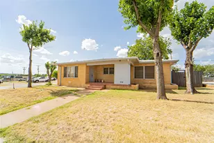 514 W Walker St, Breckenridge, TX 76424 - Photo 1