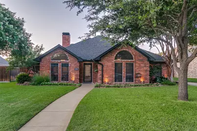 336 Shadow Wood Lane, Hurst, TX 76054 - Photo 4