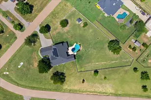 8101 Oak Creek Ln, Denton, TX 76208 - Photo 30