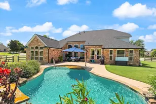 8101 Oak Creek Ln, Denton, TX 76208 - Photo 2