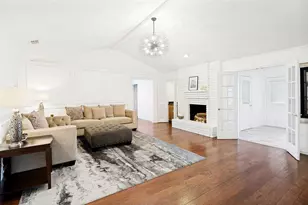 1005 De Pauw Dr, Arlington, TX 76012 - Photo 4