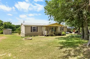 439 Slayden Dr, Sunset, TX 76270 - Photo 2