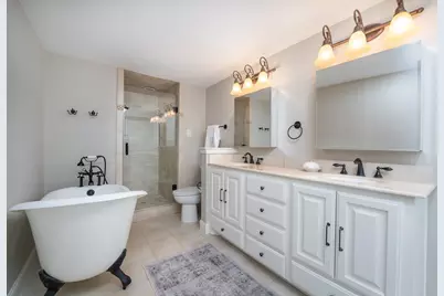 [Address not provided], Dallas, TX 75219 - Photo 18