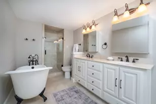 [Address not provided], Dallas, TX 75219 - Photo 18