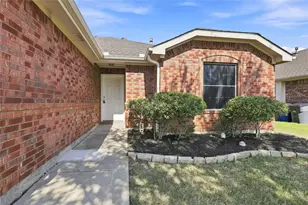 2713 Dawn Spring Dr, Little Elm, TX 75068 - Photo 2