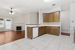 2713 Dawn Spring Dr, Little Elm, TX 75068 - Photo 10