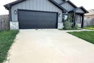 17115 Meadowview Ln, Lindale, TX 75771 - Photo 1