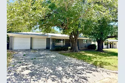 3912 Shawnee Trail, Lake Worth, TX 76135 - Photo 2